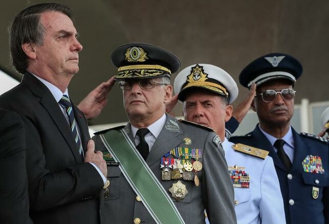 “Bolsonaro es un deudo de la dictadura”