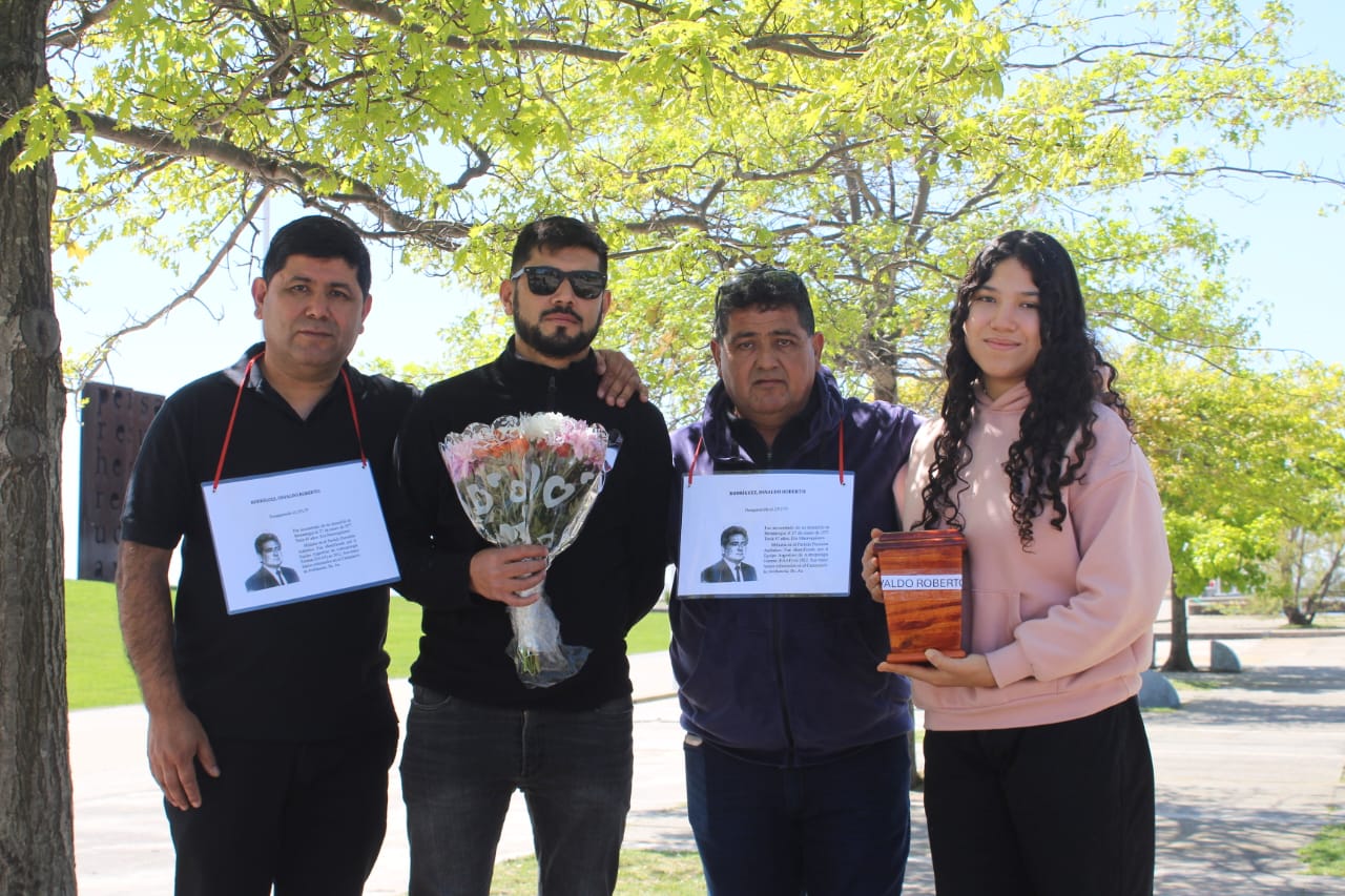 LA FAMILIA RODRÍGUEZ RECUPERA LOS RESTOS DE OSVALDO, SU PADRE, DESAPARECIDO EN LA ÚLTIMA DICTADURA MILITAR