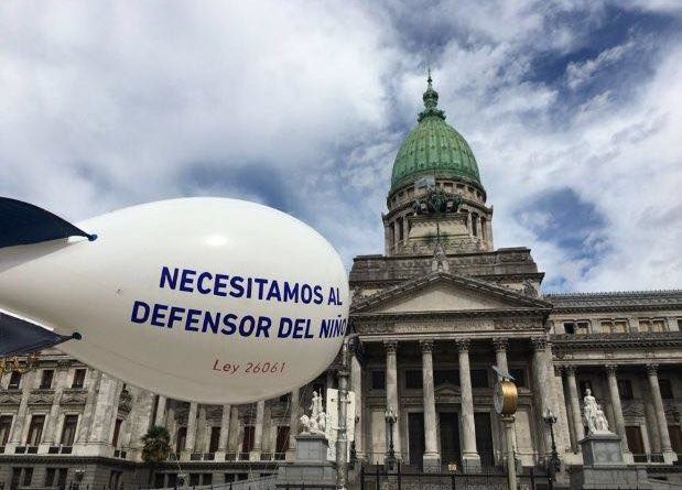 DEFENSORIA DE NIÑAS, NIÑOS Y ADOLESCENTES: PRESENTACION DE AMPARO PARA QUE NO QUEDE ACEFALA