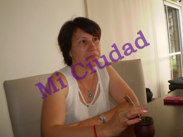 LA NOVIA DE LAZARO BAEZ QUIERE CALLAR A MI CIUDAD