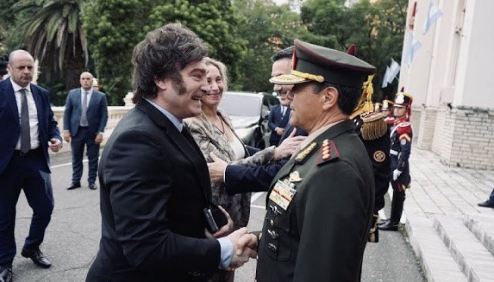 PRESTI: MILITARIZACIÓN DE LA POLÍTICA Y POLITIZACIÓN DE LAS FUERZAS ARMADAS